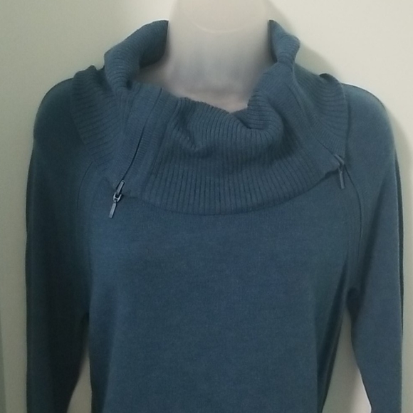 Nursing sweater sz M - Picture 2 of 5